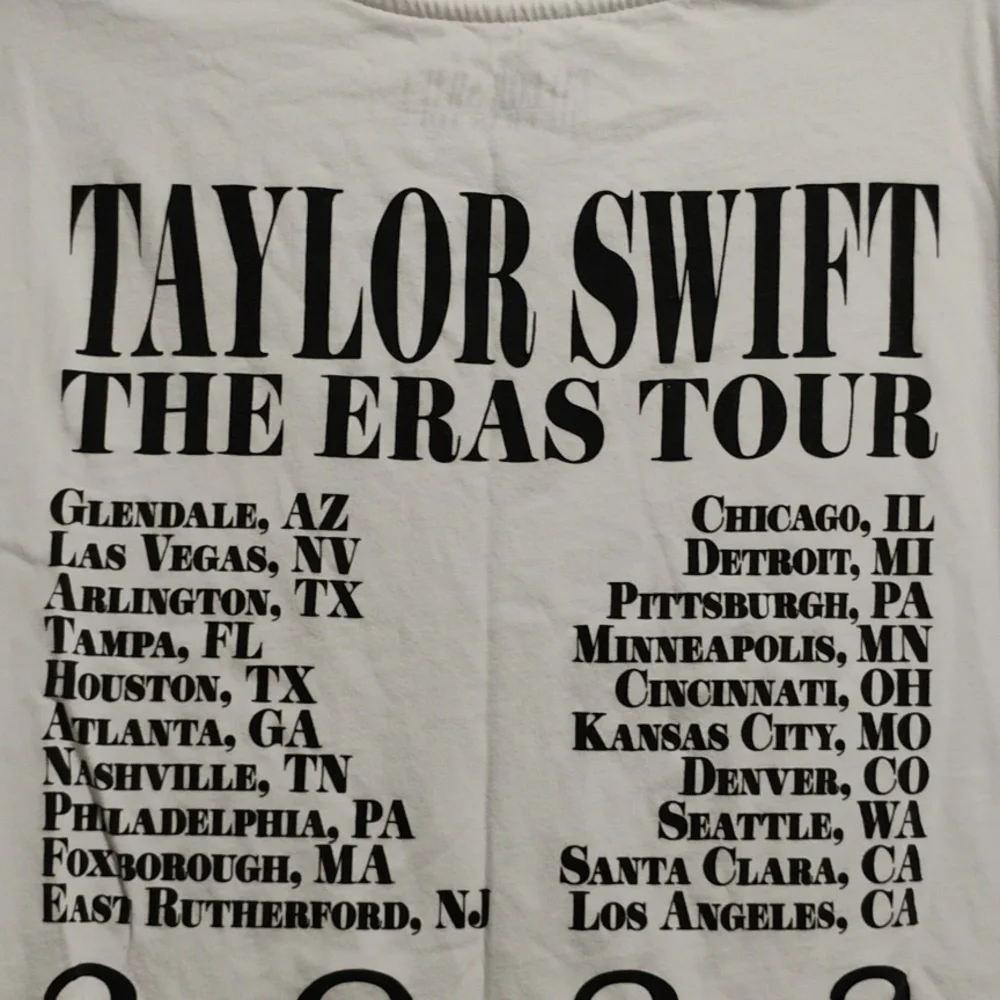 SALE! Authentic Taylor Swift The Eras Tour 2023 Shirt Sz.M (X-67 CRATE) - Picture 9 of 11